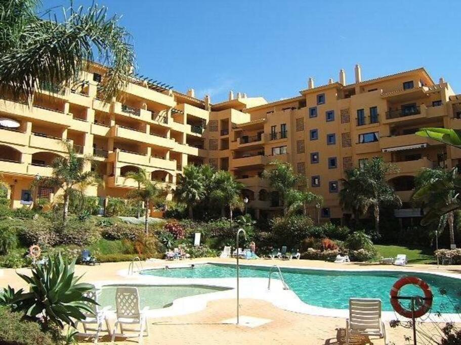 Holiday San Pedro Beachside - Almendros Marbella